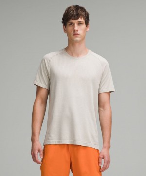 μπλουζακια Lululemon Metal Vent Tech Short-Sleeve ανδρικα Μπεζ ασπρα | Greece-0491372
