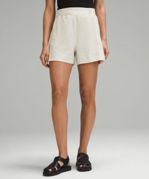 Σορτσ Lululemon Stretch Woven Relaxed-Fit High-Rise 4" γυναικεια Μπεζ | Greece-7014863