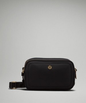 τσάντεσ χιαστί Lululemon Crossbody Camera Bag 2L γυναικεια μαυρα χρυσο χρωμα | Greece-6924307