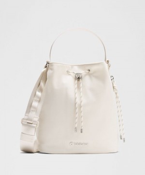 τσάντεσ χιαστί Lululemon Drawstring Bucket 5L γυναικεια ασπρα ασημι | Greece-3624701