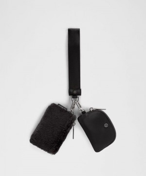 pouches Lululemon Dual Wristlet Plush Fleece γυναικεια μαυρα | Greece-3610724